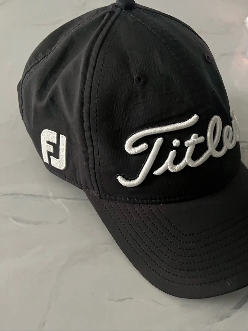 Titleist men’s  Black Hat with White Embroidered Logo